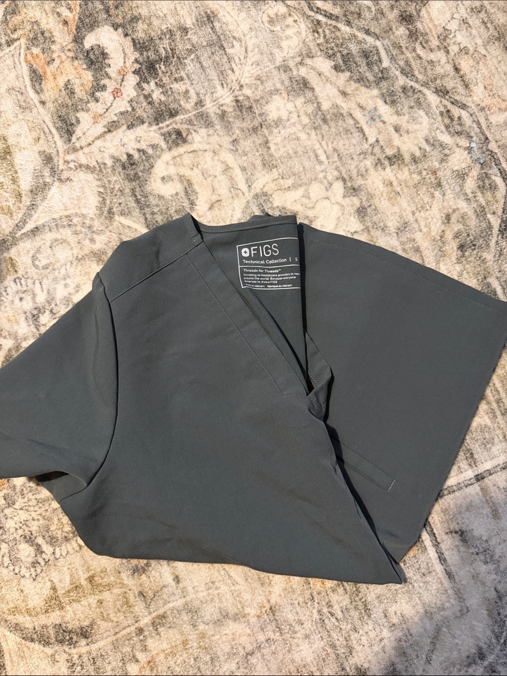 Figs two pocket scrub top